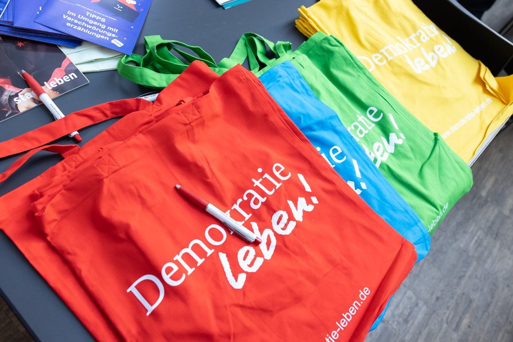 Seit zehn Jahren gemeinsam stark für die Demokratie!